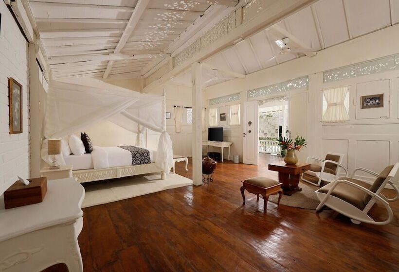 Havuz Manzaralı Süit, Puri Tempo Doeloe