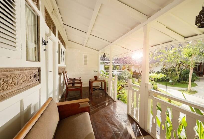 1 Yatak Odalı Ev, Puri Tempo Doeloe