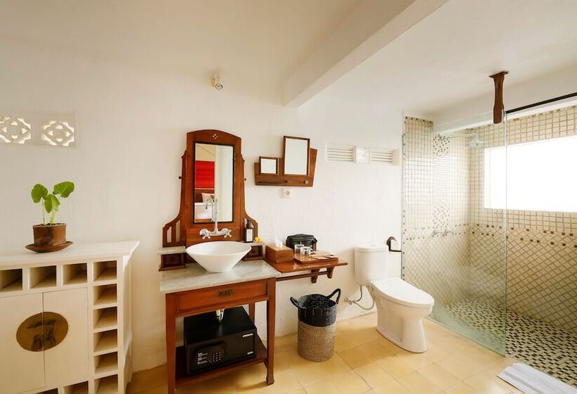 Vivenda 3 Dormitórios com Piscina, Puri Tempo Doeloe