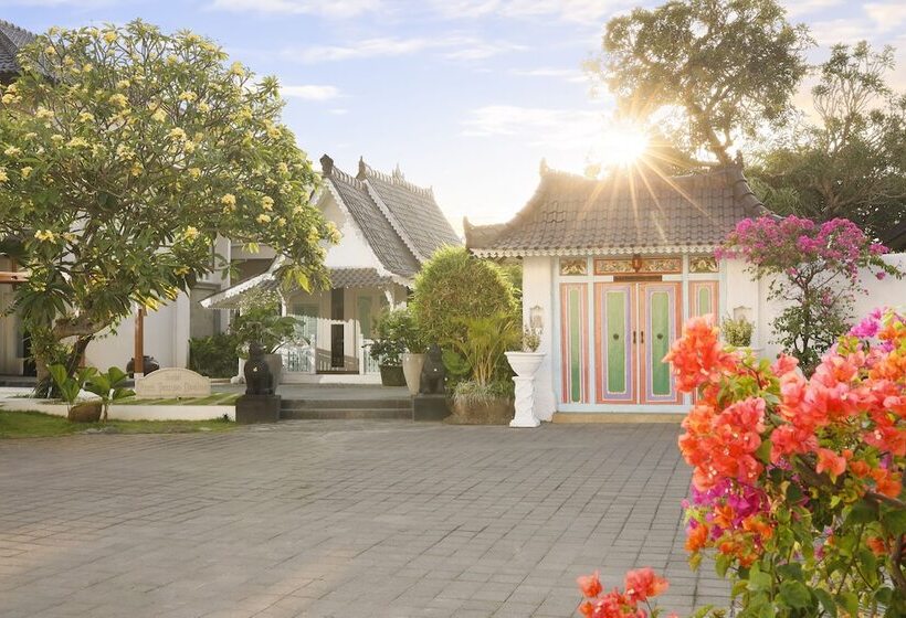 1 Yatak Odalı Ev, Puri Tempo Doeloe