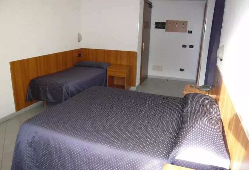 スタンダード5人部屋, Rezia