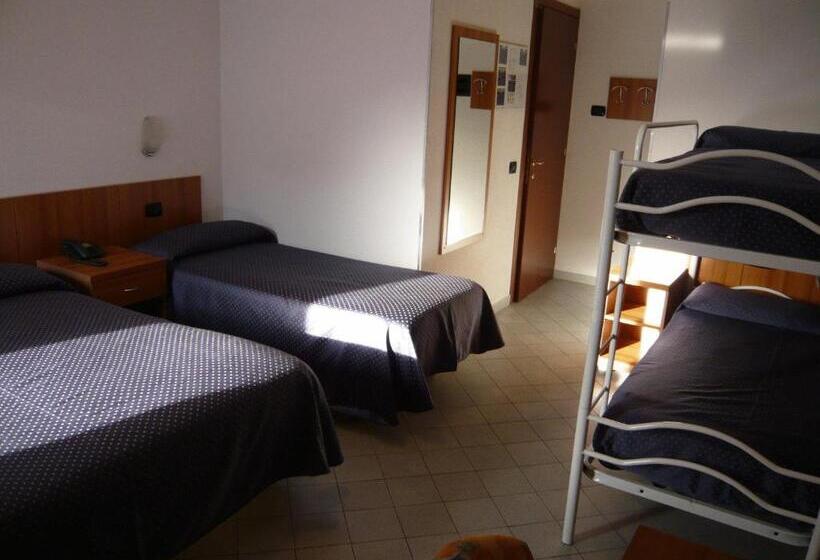 Пятиместный Стандартный Номер, Rezia