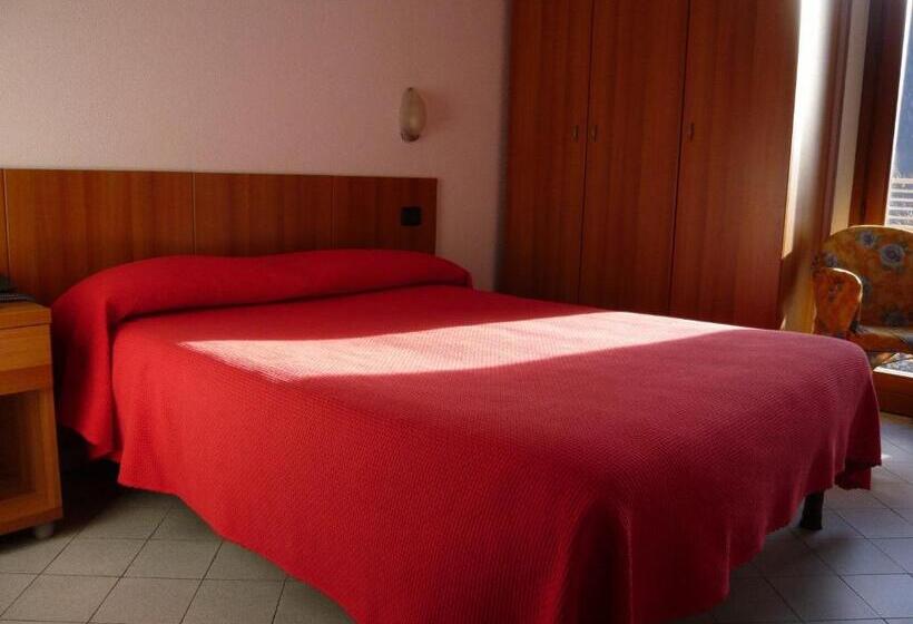 Номер Базовый Двуспальная Кровать, Rezia