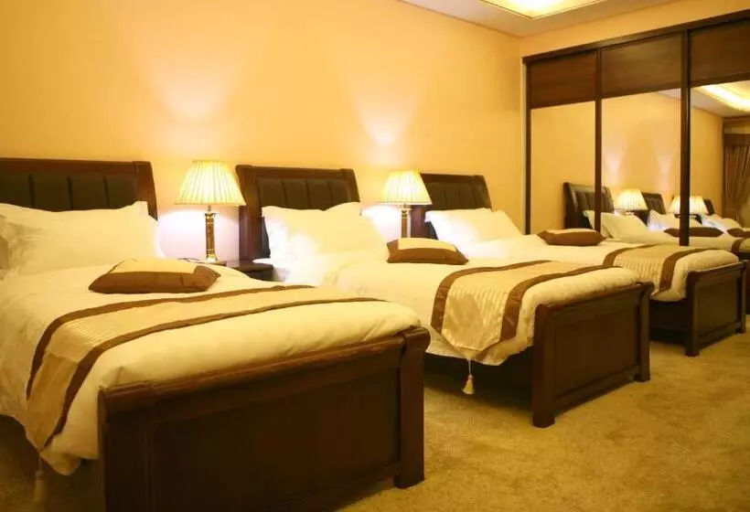 اتاق استاندارد سه نفره, Seven Wonders Hotel   Petra