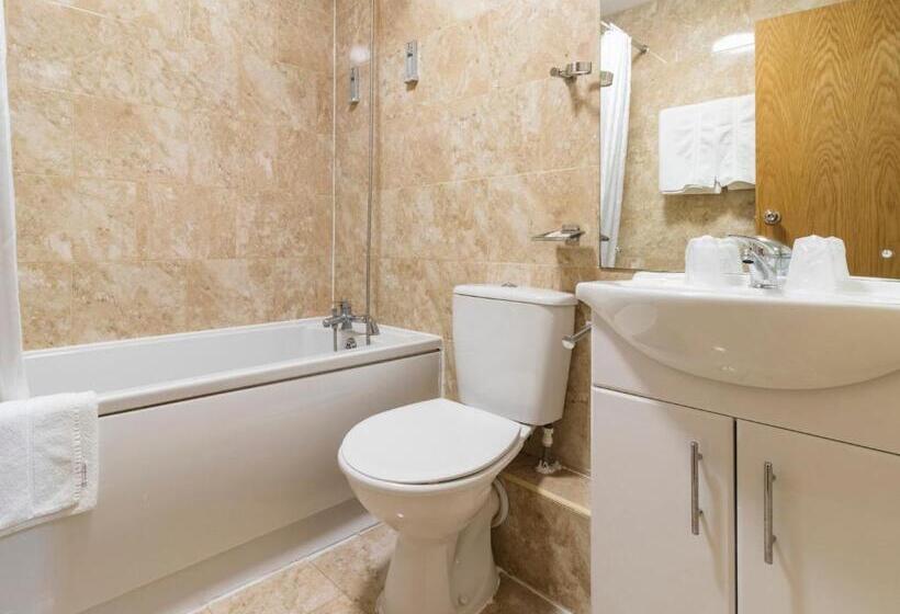 스탠다드 룸, Stuart