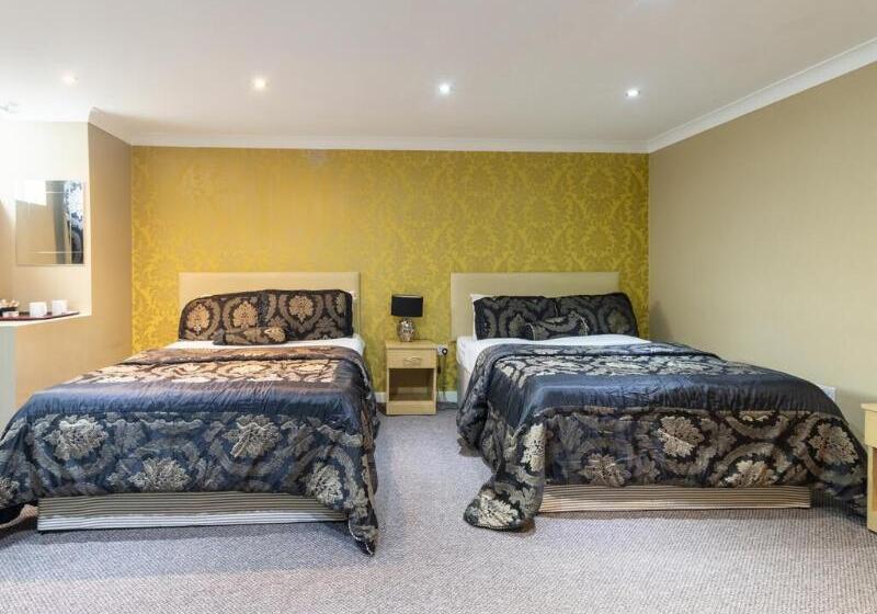 4인용 스탠다드 룸, Stuart