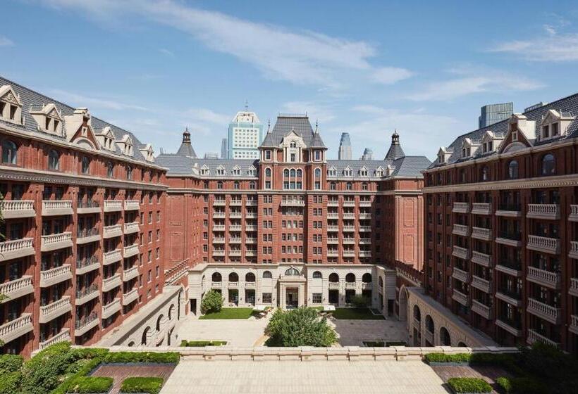 חדר קלאב, The Ritzcarlton, Tianjin