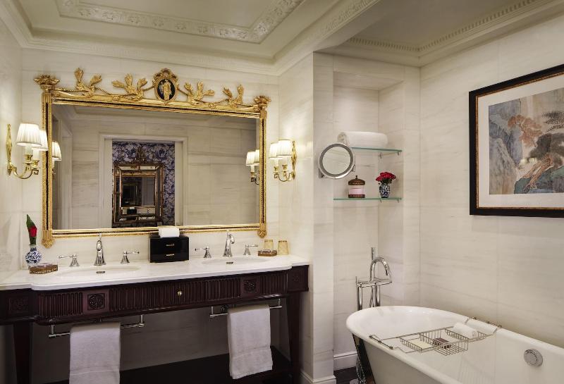 חדר קלאב, The Ritzcarlton, Tianjin