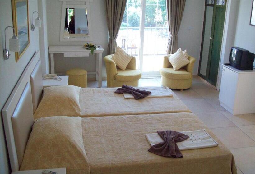 スタンダードトリプルルーム, Vanilla