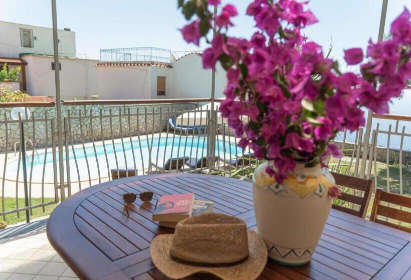 דירת חדר עם טרסה, Olga's Relais