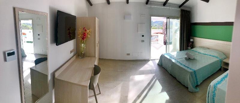 جناح سوبيريور, Club Esse Cala Bitta