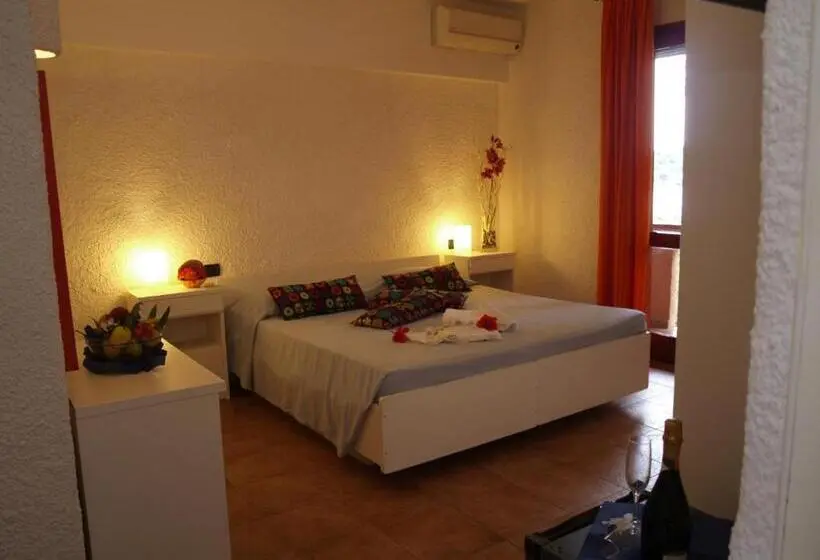 اتاق استاندارد سه نفره, Club Esse Cala Bitta