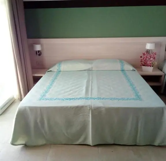 اتاق سوپریور سه تخته, Club Esse Cala Bitta