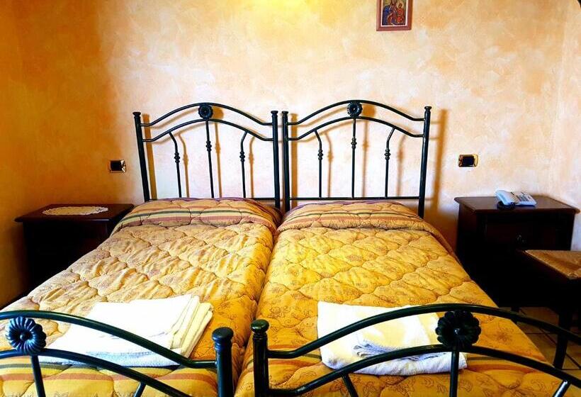 Четырехместный Номер Стандарт, Villa Elisabetta