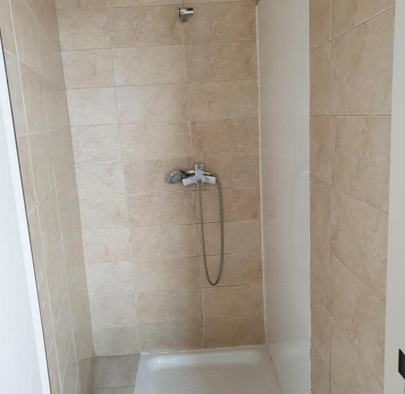 공동 객실, Albergue Porta Real No Bike Storage