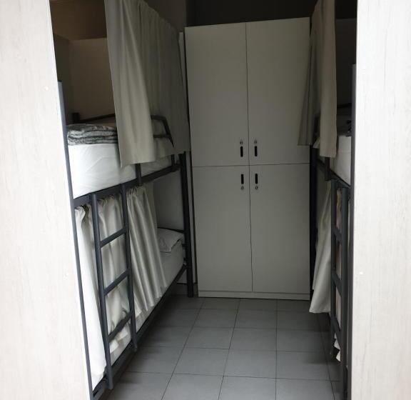 공동 객실, Albergue Porta Real No Bike Storage