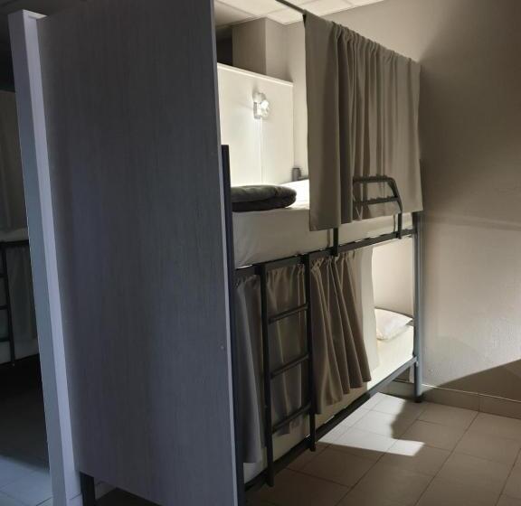 공동 객실, Albergue Porta Real No Bike Storage