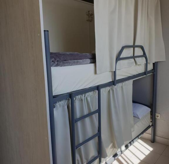 공동 객실, Albergue Porta Real No Bike Storage