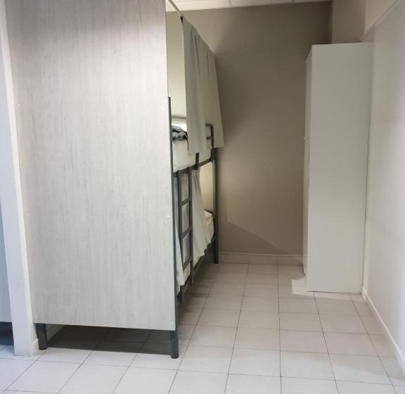 공동 객실, Albergue Porta Real No Bike Storage