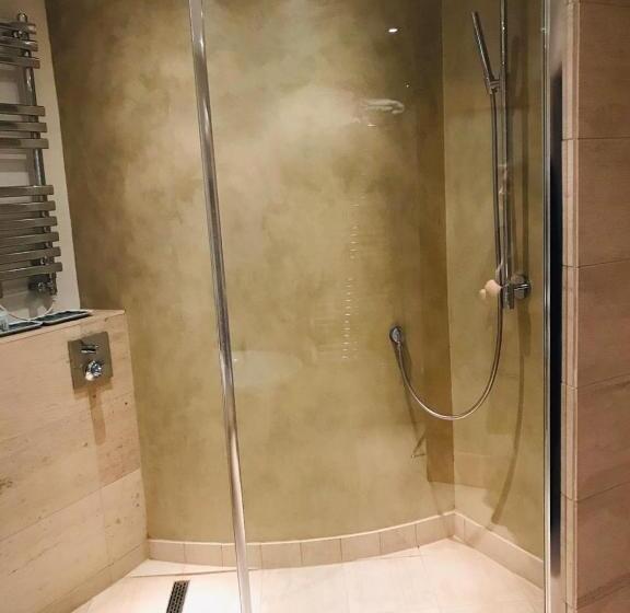 一楼标准间, College View