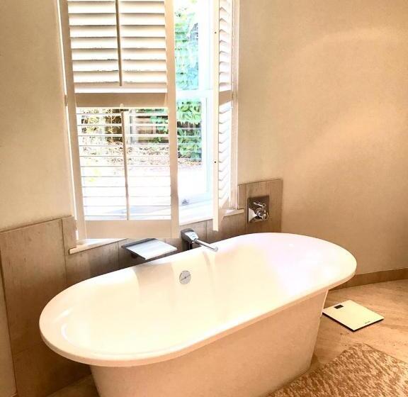 一楼标准间, College View