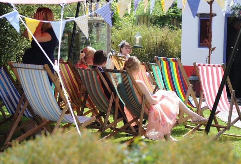 סוויטה, Lower Barns Guest House