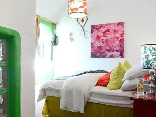 スイート, Lower Barns Guest House