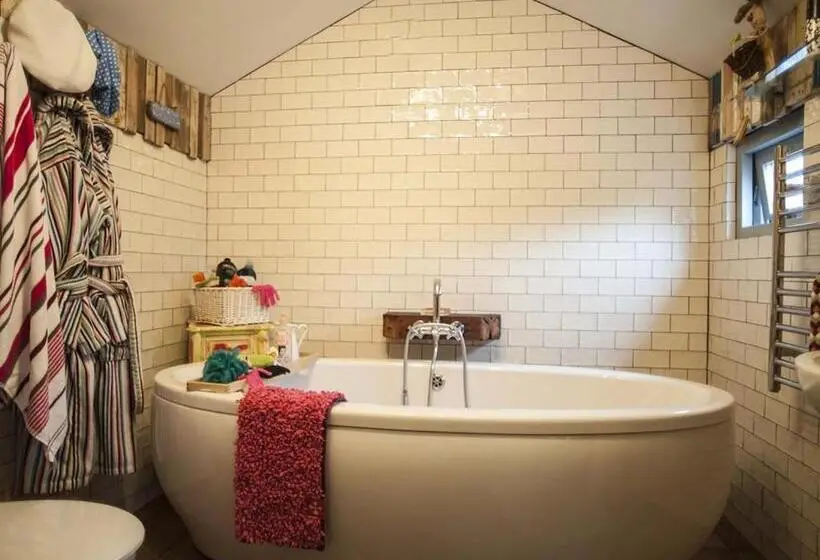 キングサイズベッドのスタンダードルーム, Lower Barns Guest House