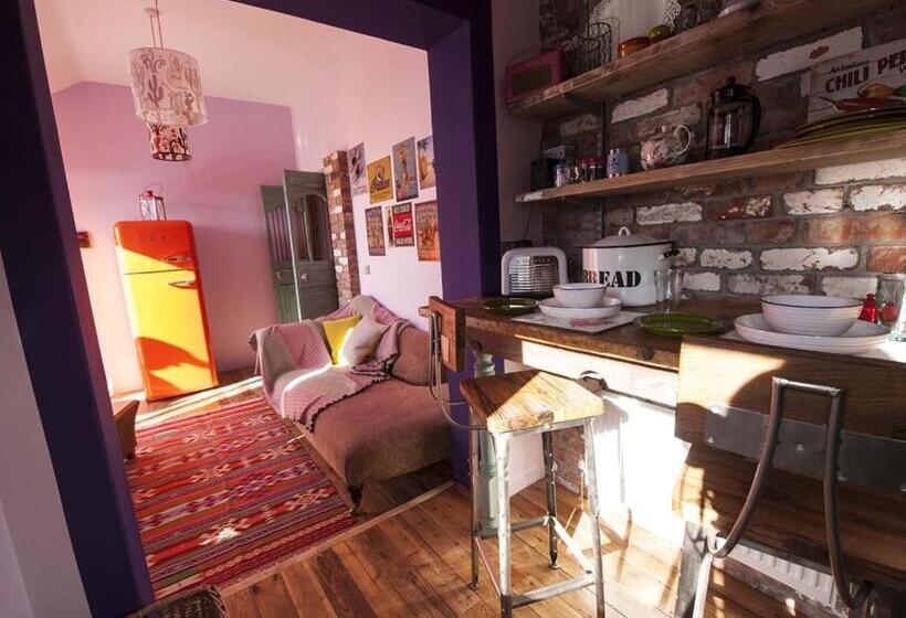 דירת חדר, Lower Barns Guest House
