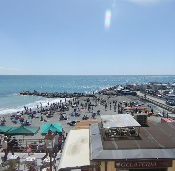 غرفة قياسية مطلّة علي البحر, La Spiaggia