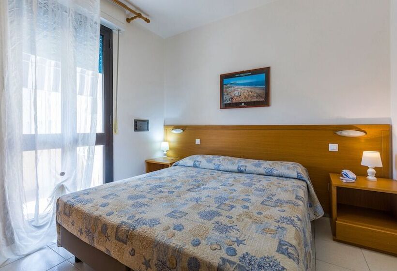 컴포트 스튜디오, Isa Double Room In Hotel With Swimming Pool In Marina Di Cecina, Just 10 Meters From The Sea