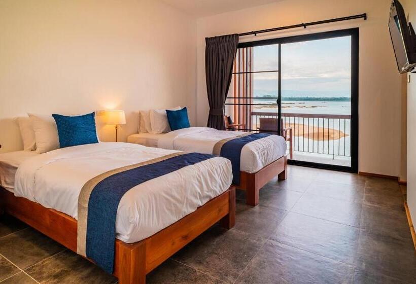 اتاق استاندارد با چشمانداز رودخانه, The Riviera Champasak