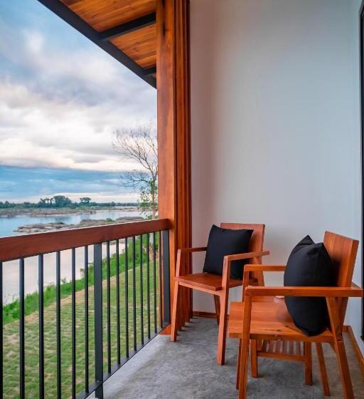 اتاق استاندارد با چشمانداز رودخانه, The Riviera Champasak