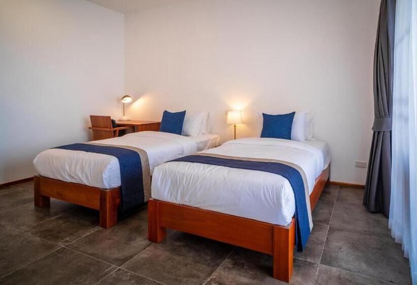 اتاق استاندارد با چشمانداز رودخانه, The Riviera Champasak