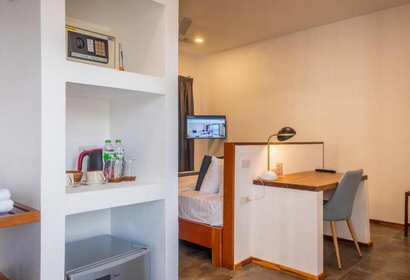 اتاق استاندارد با چشمانداز رودخانه, The Riviera Champasak