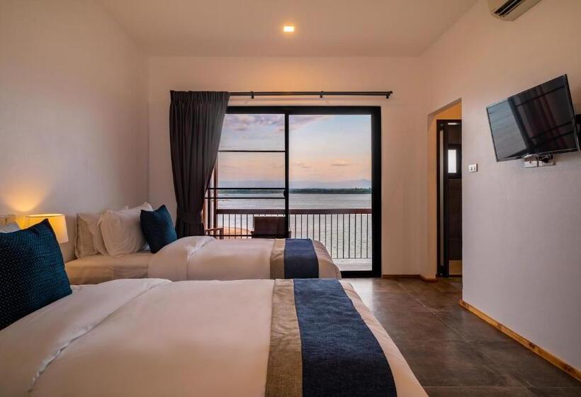 اتاق استاندارد با چشمانداز رودخانه, The Riviera Champasak