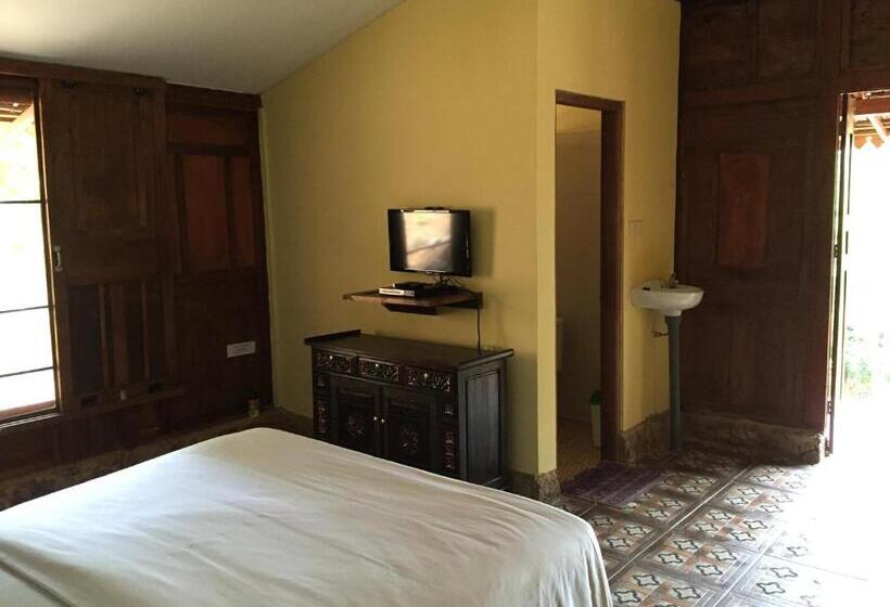 Superior Rum, Cocohuts