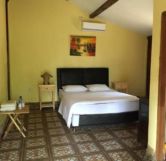 Superior Rum, Cocohuts