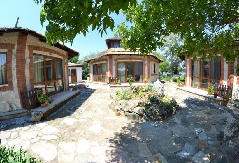 بنجلو قياسى, Complex Amazon