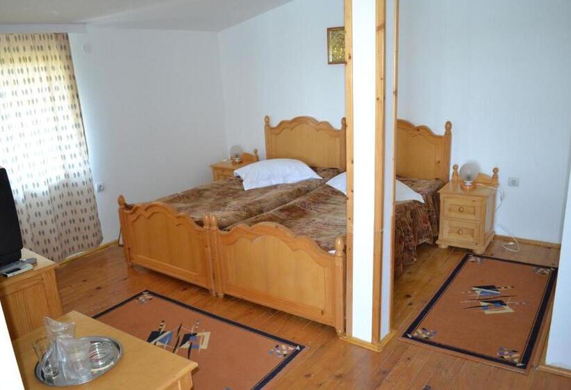 غرفة إقتصادية, Complex Amazon