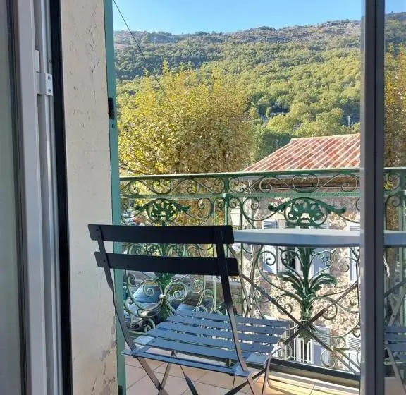 バス共有のスタンダードルーム, La Maison Barnoin   Gîtes Et Chambres