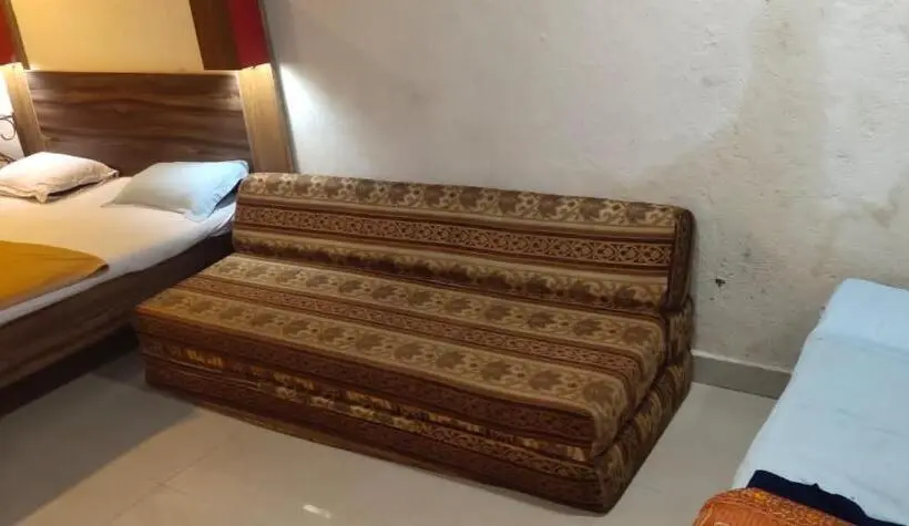 Economy Triple Room, Bungalow Resort Panorama Matheran