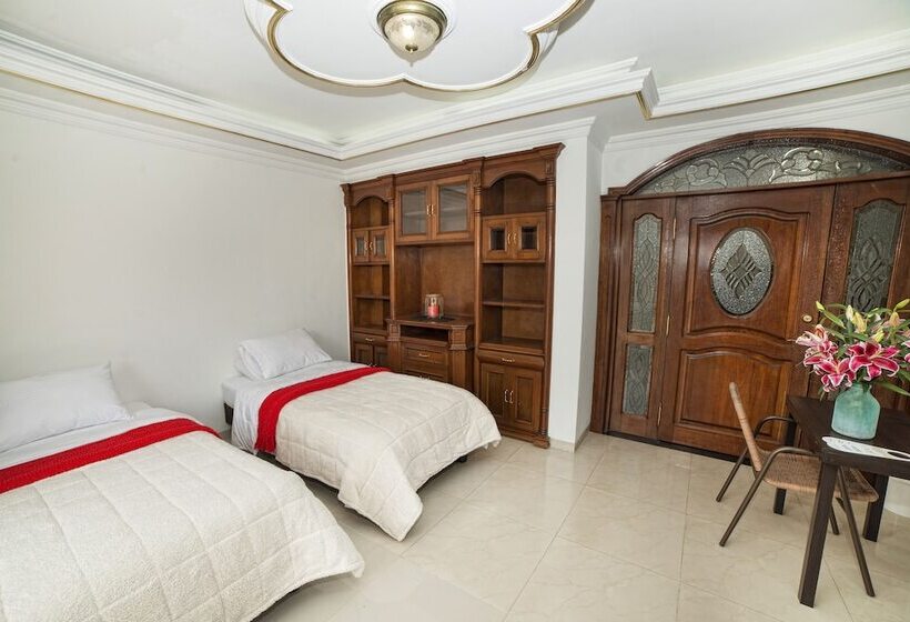 חדר משפחתי, Dom Hotel Cali