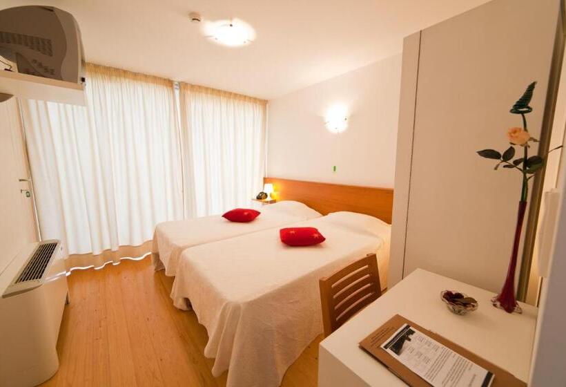 اتاق استاندارد, A. Montesinho Turismo