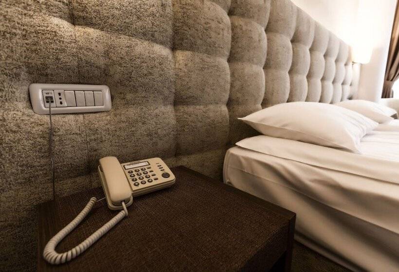 バルコニー付きスタンダードトリプルルーム, Belvedere