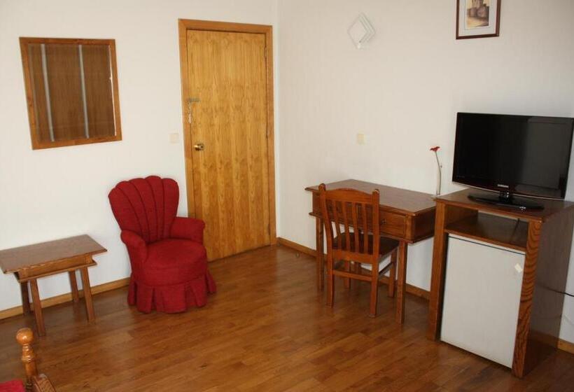 اتاق استاندارد سه نفره, Classis