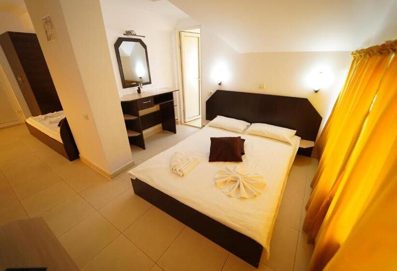 اتاق استاندارد سه نفره, Complex Marinn Costinesti