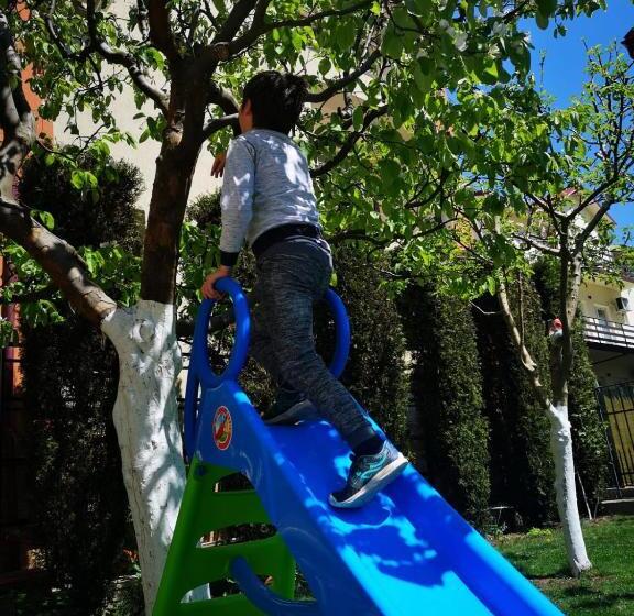 اتاق استاندارد سه نفره, Complex Marinn Costinesti