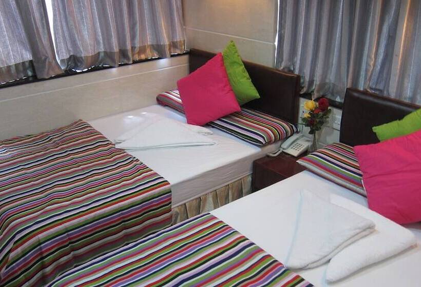 اتاق استاندارد سه نفره, Delta Lounge