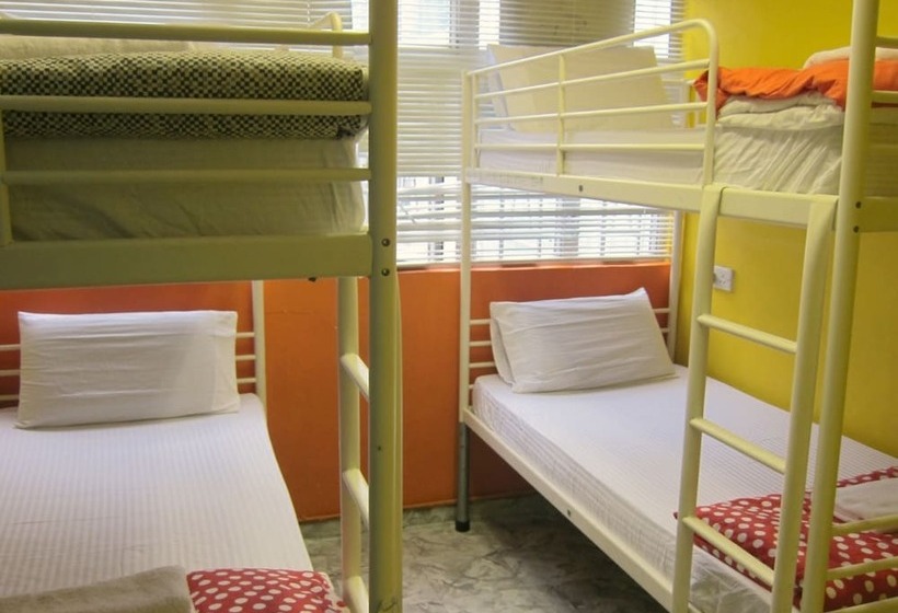 تختخواب در اتاق مشترک, Delta Lounge